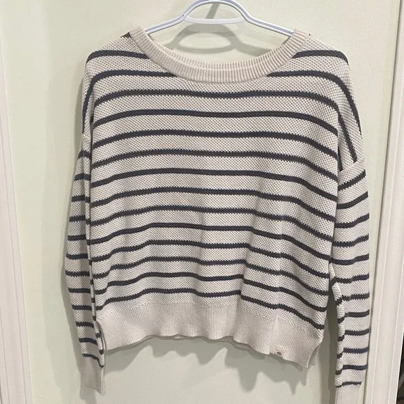 (2) RipCurl Sweater - Picture 1 of 3